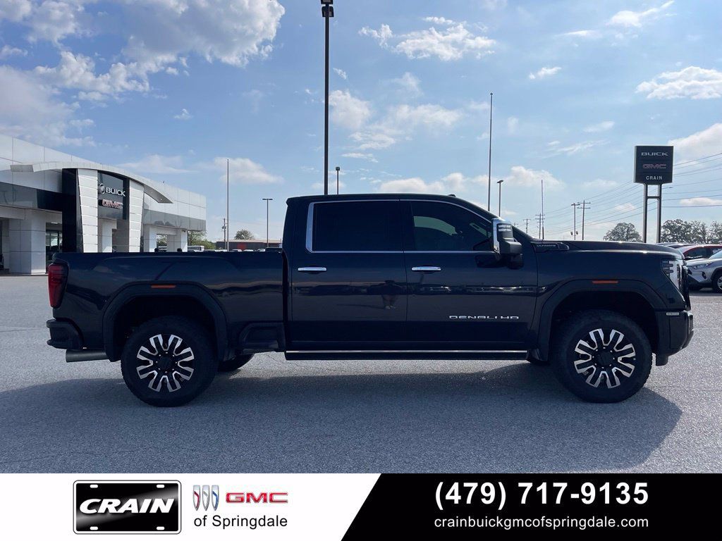 Used 2025 GMC Sierra 2500 Denali Ultimate AWD/4WD image 9