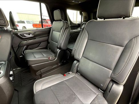 Used 2021 GMC Yukon SLT w/ SLT Premium Package image 19