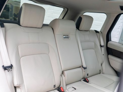 Used 2020 Land Rover Range Rover HSE image 33