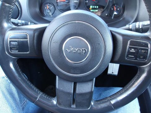 Used 2012 Jeep Compass Latitude w/ Sun/Sound Group image 16