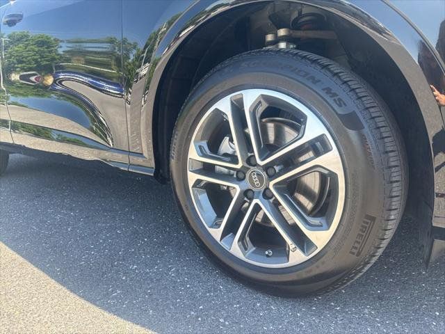 Certified 2025 Audi Q5 Premium w/ Convenience Package AWD/4WD image 21