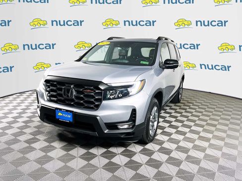 Used 2023 Honda Passport TrailSport image 3