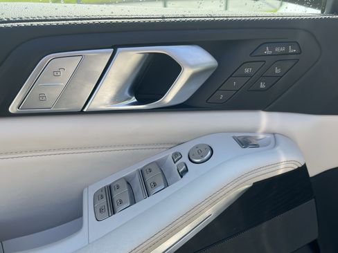 Used 2020 BMW X7 xDrive40i w/ Premium Package AWD/4WD image 15