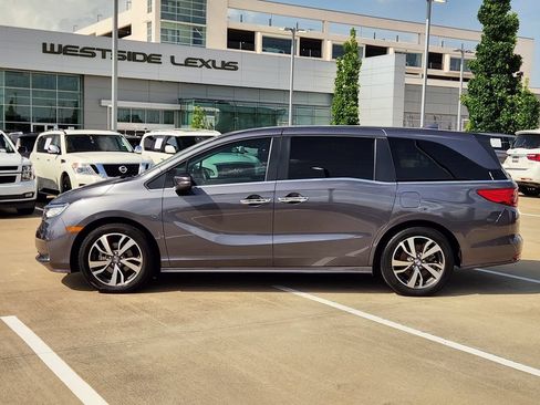Used 2023 Honda Odyssey Touring image 4