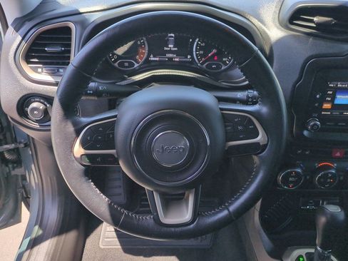 Used 2017 Jeep Renegade Limited FWD image 11