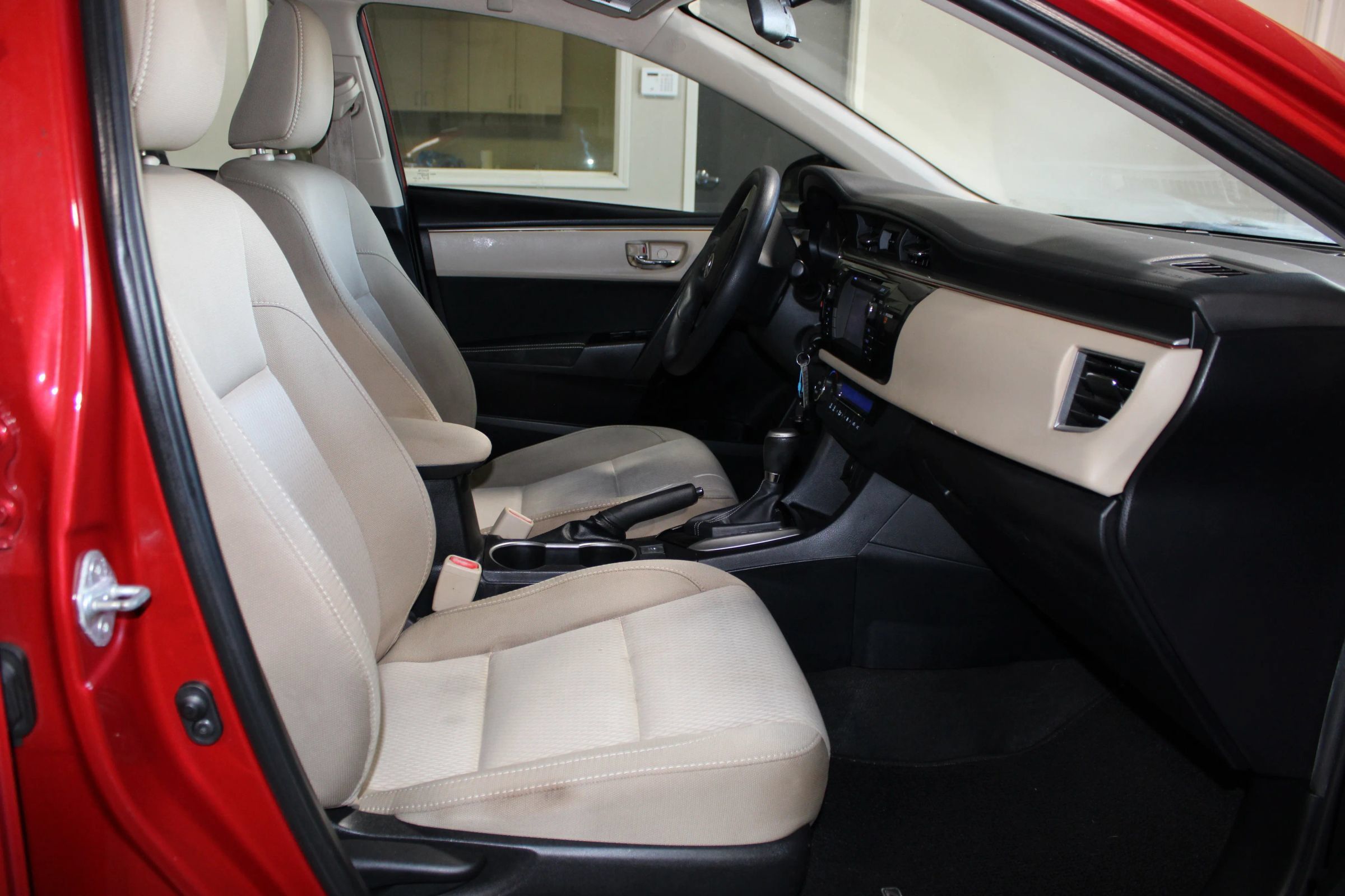 Used 2016 Toyota Corolla LE FWD image 22