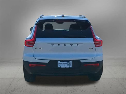Used 2026 Volvo XC40 B5 Ultra w/ Climate Package image 5