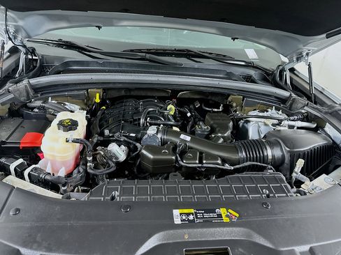 Used 2023 Jeep Grand Cherokee L Limited w/ Black Appearance Package image 34