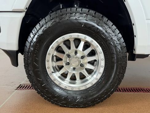 Used 2019 RAM 1500 Laramie AWD/4WD image 9