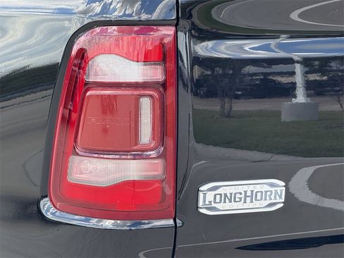 Used 2022 RAM 1500 Limited w/ Body Color Bumper Group image 8