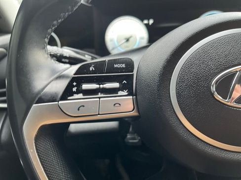 Used 2021 Hyundai Elantra Limited image 13