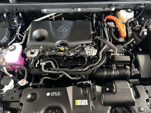 Used 2025 Toyota RAV4 LE AWD/4WD image 12