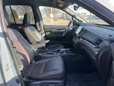 Certified 2023 Honda Ridgeline Black Edition image 9