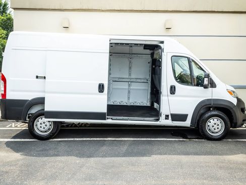 Used 2023 RAM ProMaster 2500 FWD image 18