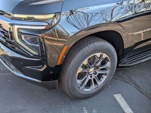 New 2026 Chevrolet Suburban LS image 10