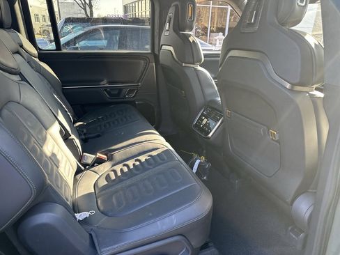 Used 2022 Rivian R1S Launch Edition image 6