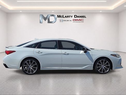 Used 2019 Toyota Avalon Touring w/ Advanced Safety Package FWD image 15