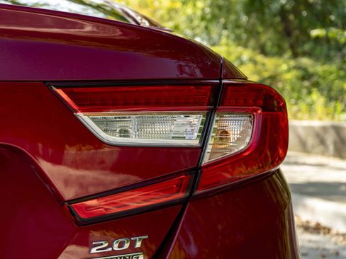 Certified 2018 Honda Accord Touring image 13