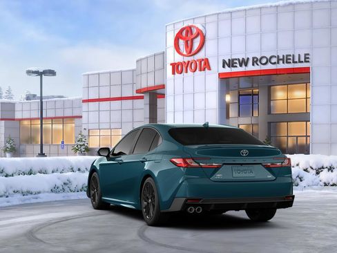 New 2026 Toyota Camry SE image 7