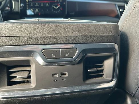 Used 2024 GMC Sierra 3500 Denali w/ Denali Reserve Package image 11