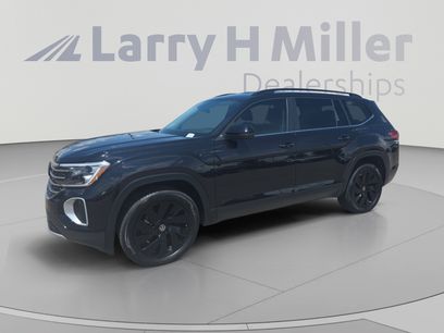 Used 2026 Volkswagen Atlas SE w/ Black Wheel Package