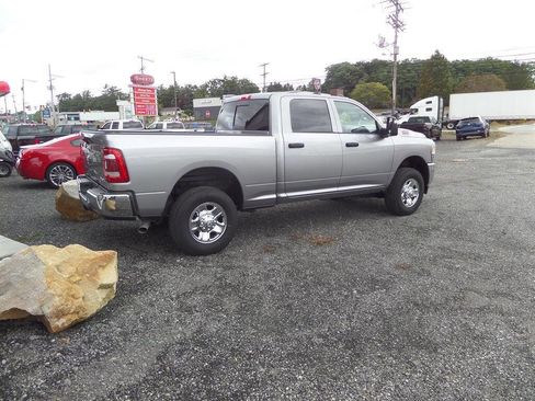 Used 2024 RAM 2500 Tradesman w/ Chrome Appearance Group image 4