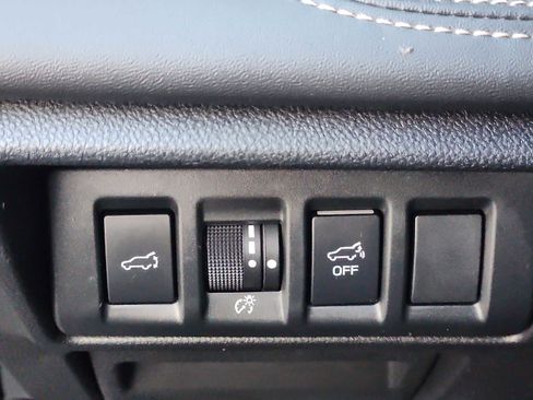 Used 2021 Subaru Outback Limited image 26