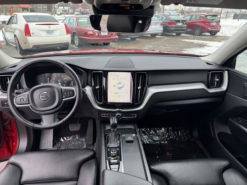 Used 2019 Volvo XC60 T5 Momentum w/ Protection Package Premier AWD/4WD image 40