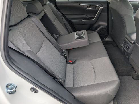 Used 2025 Toyota RAV4 XLE image 5