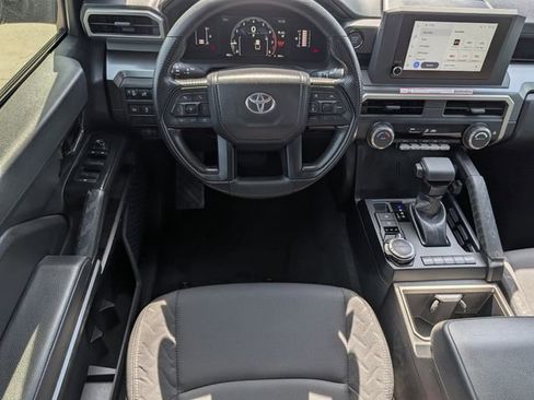 Used 2025 Toyota Tacoma SR5 AWD/4WD image 11