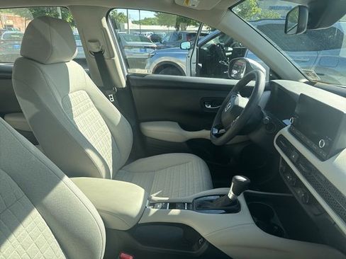 Used 2023 Honda HR-V LX image 4