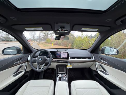 New 2026 BMW X1 xDrive28i w/ Convenience Package image 2