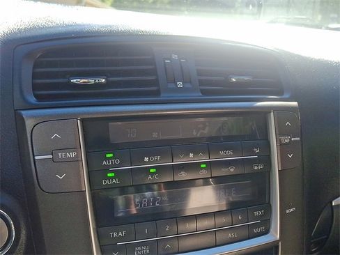 Used 2011 Lexus IS 250C image 17