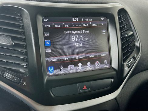 Used 2017 Jeep Cherokee Trailhawk w/ Comfort/Convenience Group image 17