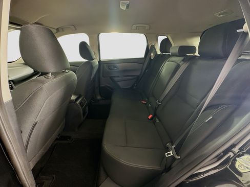 Used 2025 Nissan Rogue S FWD image 27