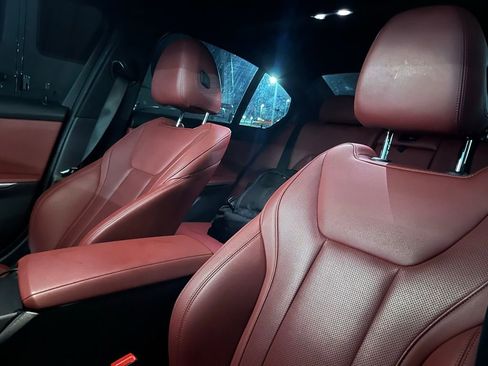 Used 2022 BMW 330i xDrive Sedan w/ M Sport Package image 6