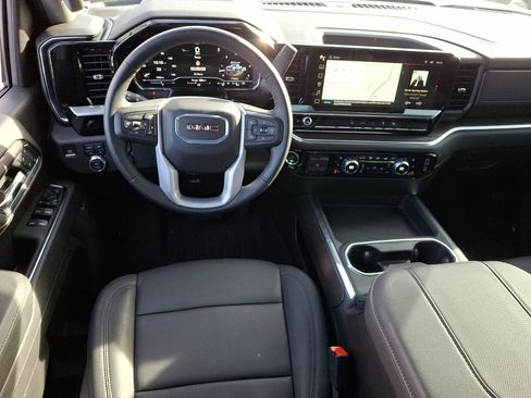 Certified 2025 GMC Sierra 2500 SLT w/ SLT Convenience Package image 11