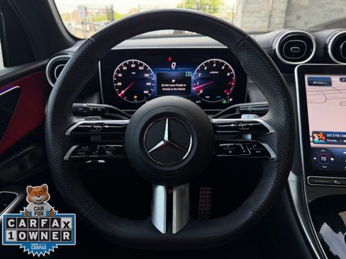 Used 2024 Mercedes-Benz GLC 300 4MATIC image 11
