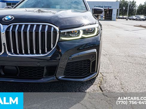 Used 2022 BMW 750i xDrive w/ M Sport Package image 18