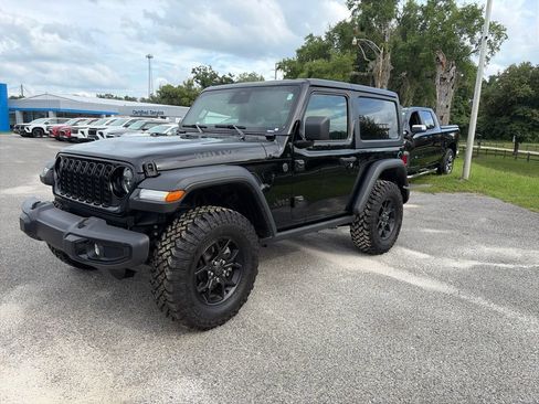 Used 2026 Jeep Wrangler Sport AWD/4WD image 3
