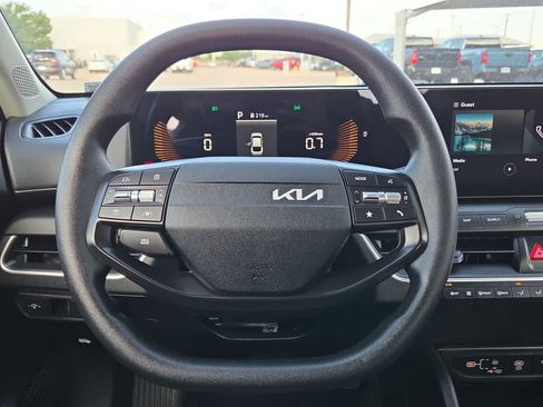 Used 2025 Kia K4 FWD image 19