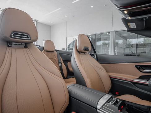 Used 2024 Mercedes-Benz CLE 300 4MATIC Cabriolet image 36