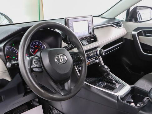 Used 2020 Toyota RAV4 XLE FWD image 22