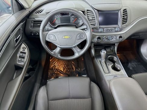 Used 2018 Chevrolet Impala LT FWD image 3