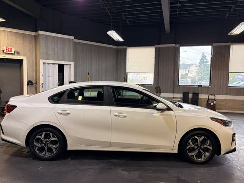 Used 2020 Kia Forte LXS FWD image 7