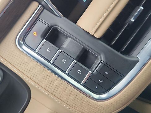 Used 2024 Chevrolet Tahoe Premier w/ Premium Package RWD image 15