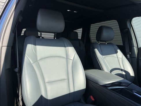 Used 2023 Buick Enclave Essence w/ Experience Buick Package FWD image 21