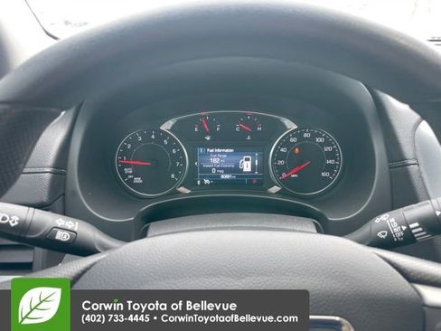 Used 2024 GMC Terrain SLE w/ Driver Convenience Package image 9