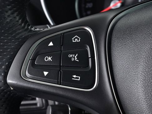 Used 2018 Mercedes-Benz GLC 300 4MATIC image 33