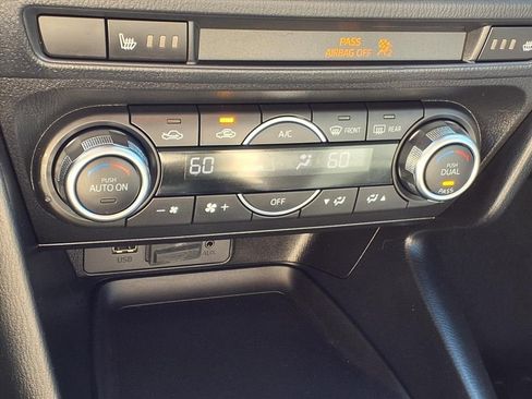 Used 2018 MAZDA MAZDA3 Grand Touring image 20